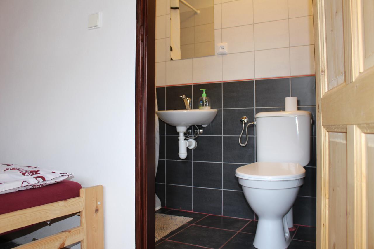 Penzion Bulhary S Vinnym Sklepem Bagian luar foto